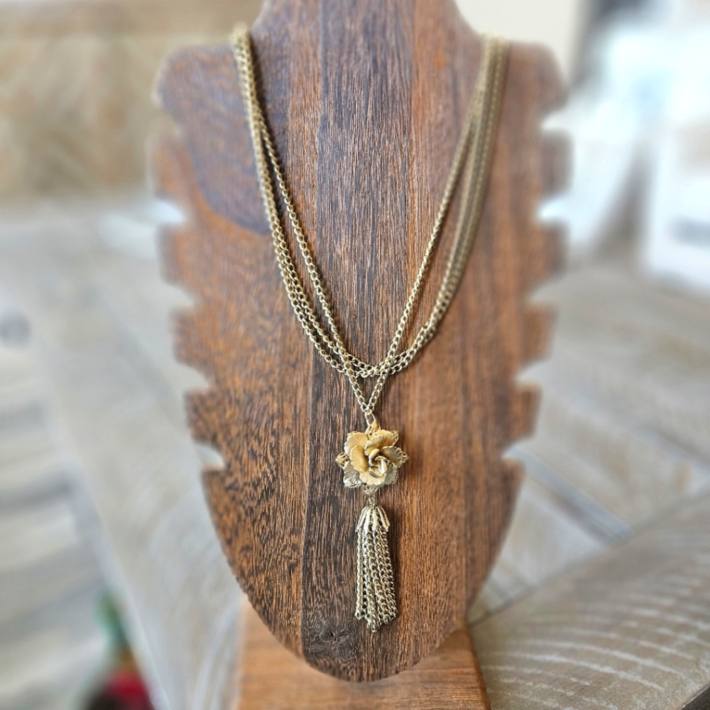 Giovanni vintage tassel necklace rose lariat goldtone triple strand